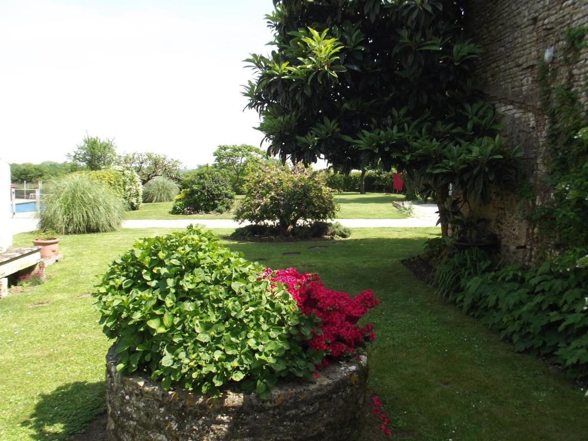 Gite Chez Riviere Nantillé Exterior foto
